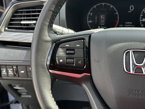 Certified 2025 Honda Odyssey Elite image 12