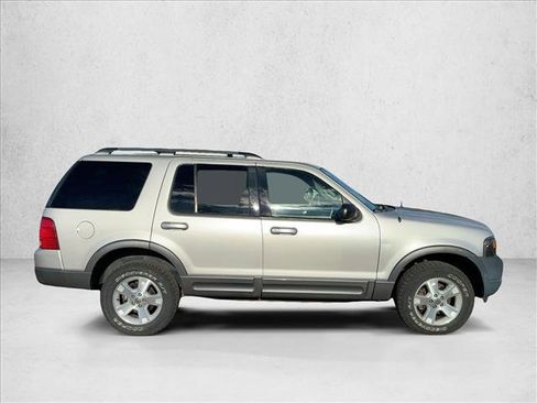 Used 2003 Ford Explorer XLT image 4