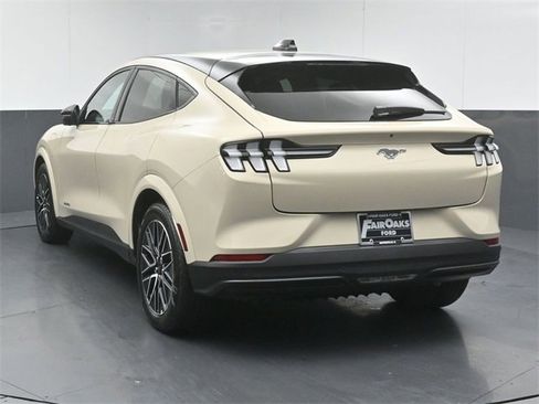 Used 2025 Ford Mustang Mach-E Premium image 6