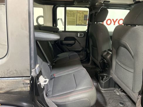 Used 2023 Jeep Wrangler Unlimited Rubicon w/ Cold Weather Group image 15