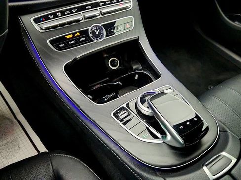 Used 2020 Mercedes-Benz E 350 Sedan image 17