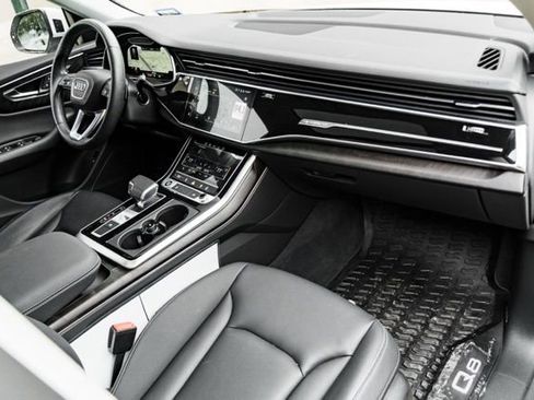 Used 2023 Audi Q8 Premium AWD/4WD image 27