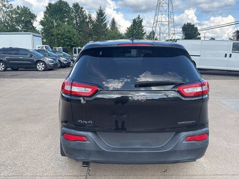 Used 2014 Jeep Cherokee Sport w/ Cold Weather Group AWD/4WD image 6