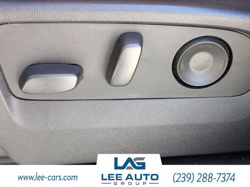 Used 2023 Chevrolet Suburban LT AWD/4WD image 18