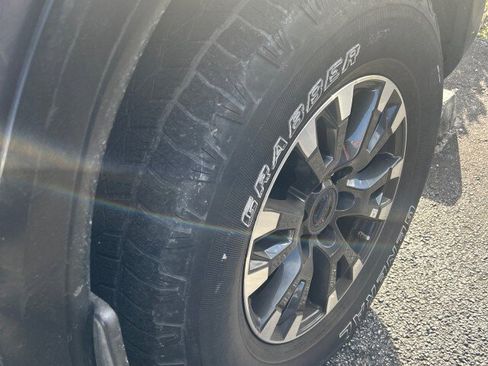 Used 2021 Nissan Titan PRO-4X w/ Pro-4x Utility Package image 13