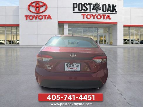 Used 2025 Toyota Corolla LE FWD image 5