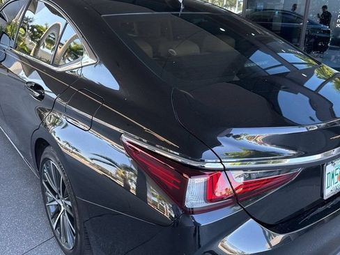 Used 2022 Lexus ES 350 w/ Premium Package FWD image 7