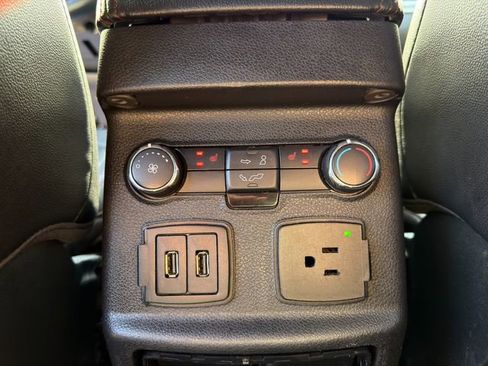 Used 2018 Ford Explorer Sport AWD/4WD image 17