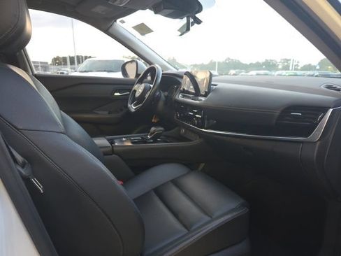 Used 2023 Nissan Rogue SL w/ SL Premium Package FWD image 7