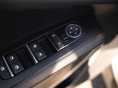 Used 2023 Kia Soul LX image 13