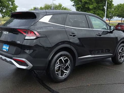 Used 2023 Kia Sportage LX AWD/4WD image 8