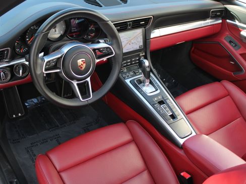 Certified 2019 Porsche 911 Carrera S image 4