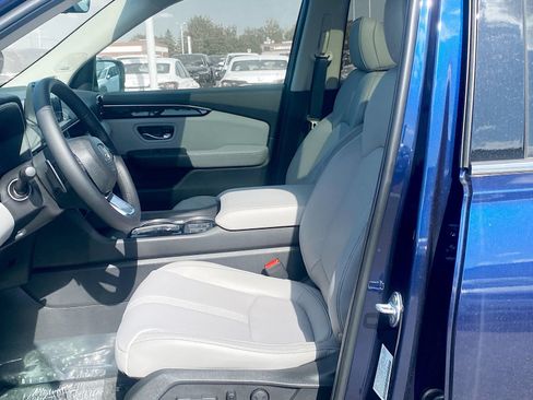 Certified 2025 Honda Pilot Touring image 5