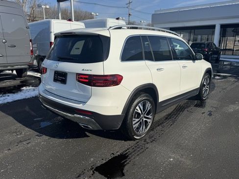 Used 2026 Mercedes-Benz GLB 250 4MATIC image 3