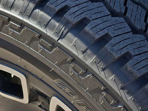 Used 2025 Ford F250 Platinum AWD/4WD image 18