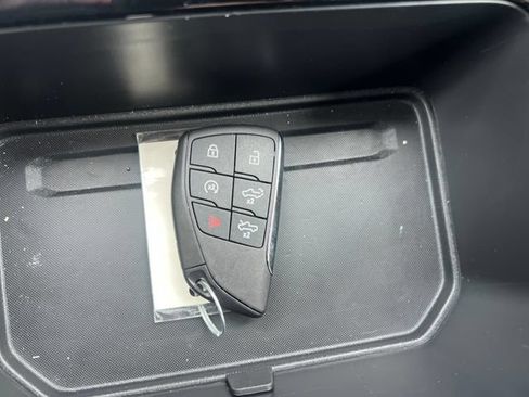 Used 2024 Chevrolet Silverado EV RST AWD/4WD image 39