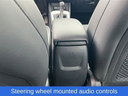 Used 2022 Hyundai Venue Limited image 26