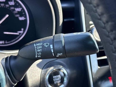 Used 2019 Toyota Avalon XSE image 26