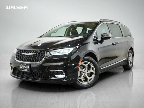 Used 2023 Chrysler Pacifica Limited FWD image 1