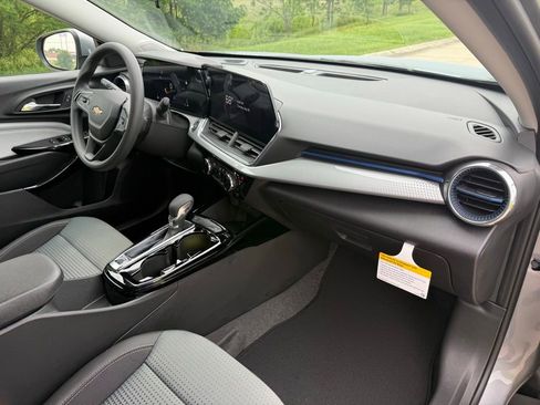 New 2026 Chevrolet Trax LT FWD image 22