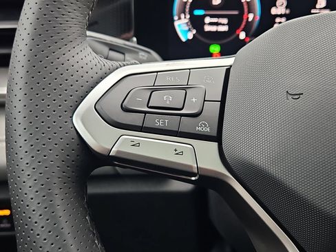 New 2026 Volkswagen Tiguan SE R-Line AWD/4WD image 15