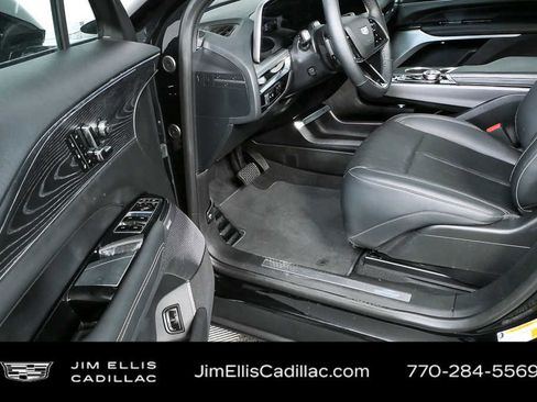 Used 2024 Cadillac Lyriq Sport image 9