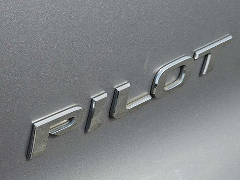Used 2019 Honda Pilot Elite image 11