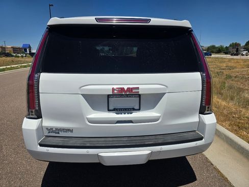 Used 2017 GMC Yukon SLE w/ SLE Value Package AWD/4WD image 4