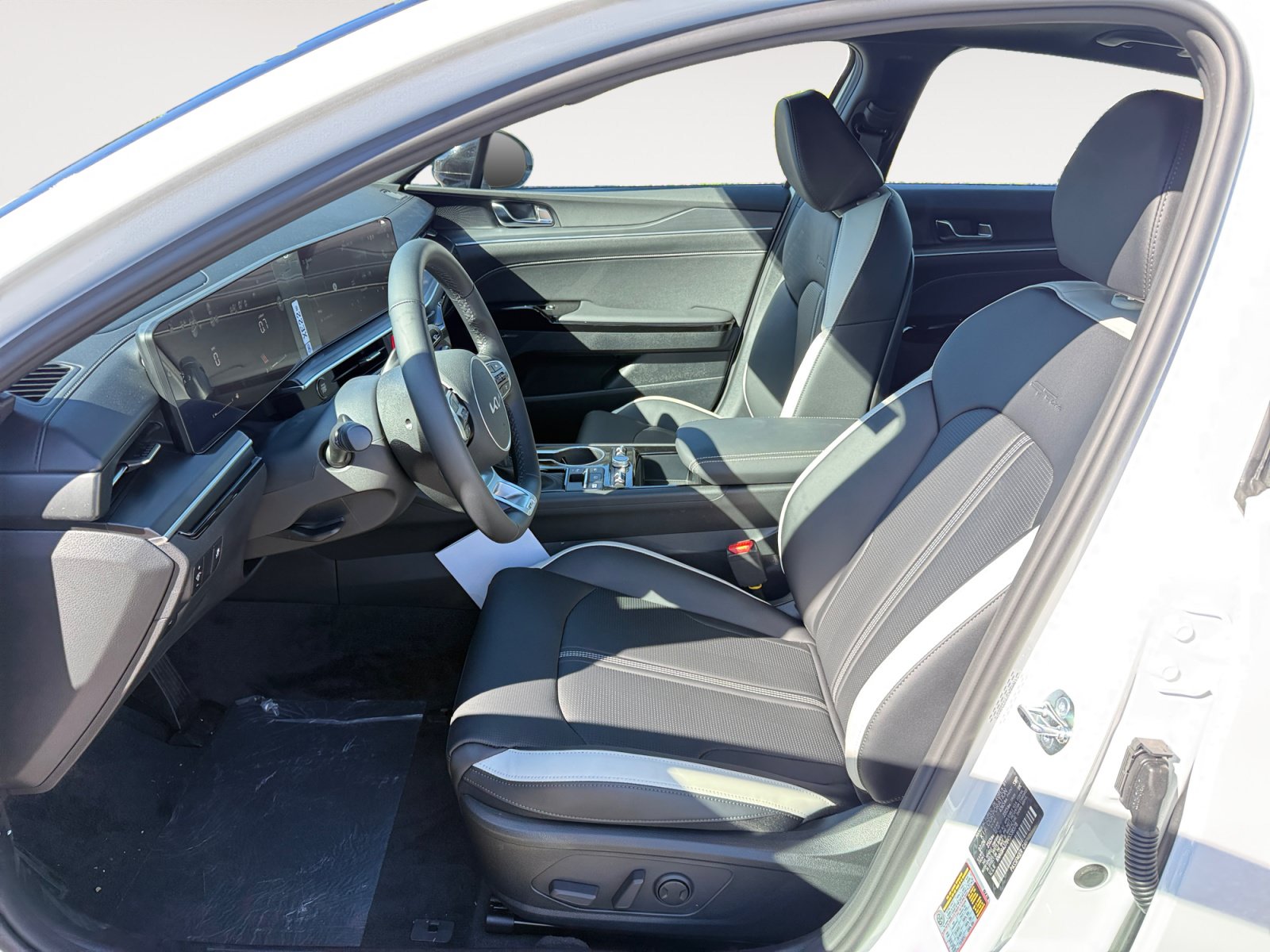 New 2027 Kia K5 GT-Line FWD image 10