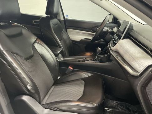 Used 2022 Jeep Compass Latitude image 18