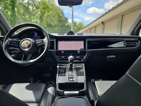 Certified 2024 Porsche Macan AWD/4WD image 12