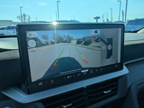 Certified 2025 Ford Explorer Platinum w/ Ultimate Package image 24