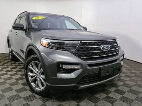 Used 2023 Ford Explorer XLT w/ Equipment Group 202A AWD/4WD image 3