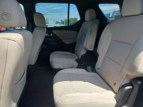 Used 2023 Chevrolet Traverse LT w/ LPO, Cargo Package AWD/4WD image 14