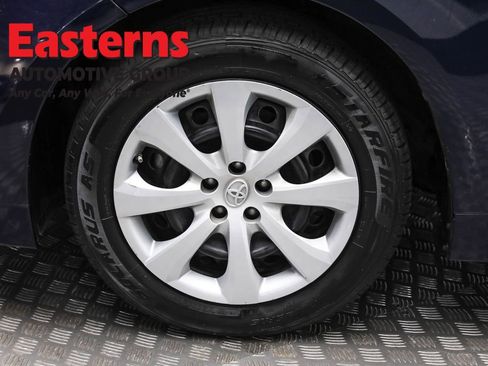 Used 2022 Toyota Corolla LE image 32