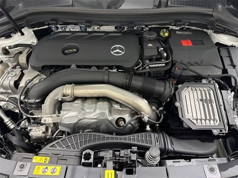 Used 2025 Mercedes-Benz GLA 250 4MATIC image 10