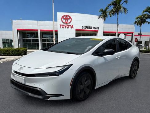 Certified 2024 Toyota Prius LE FWD image 3