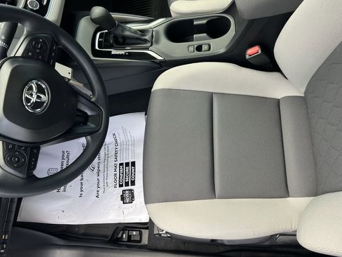 Used 2025 Toyota Corolla LE image 16