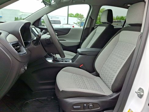 Certified 2023 Chevrolet Equinox LS w/ LS Convenience Package FWD image 11
