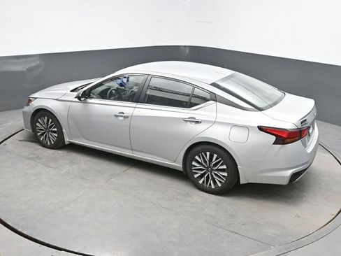 Used 2024 Nissan Altima 2.5 SV FWD image 25
