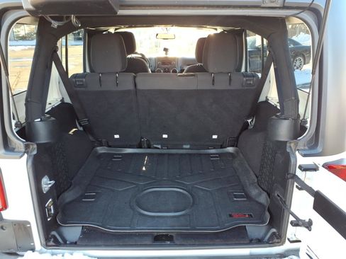 Certified 2018 Jeep Wrangler Unlimited Sport S image 12