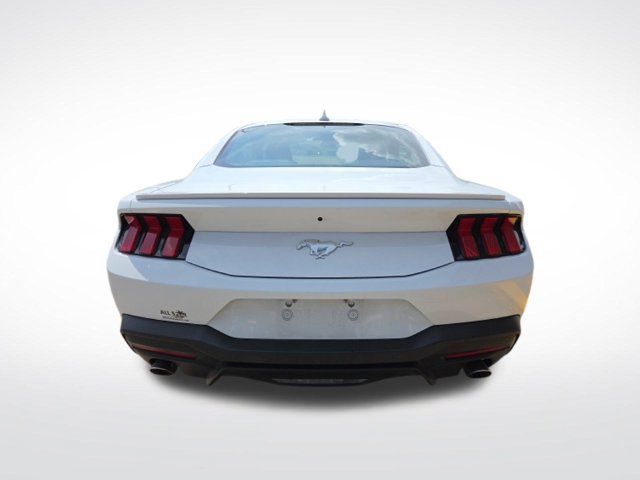 Used 2025 Ford Mustang Coupe RWD image 7