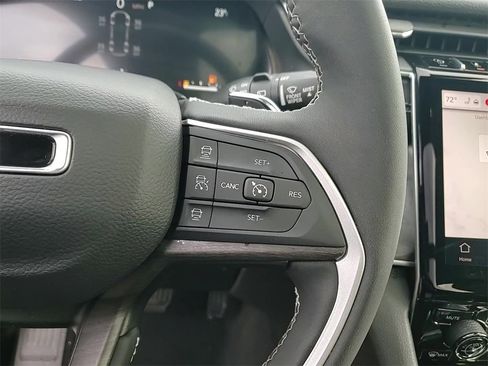 Used 2024 Jeep Grand Cherokee L Limited image 14