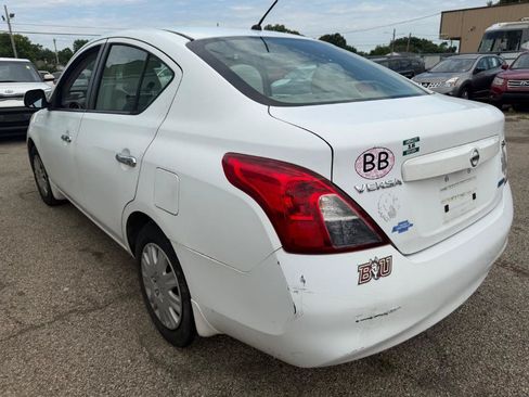 Used 2012 Nissan Versa SV FWD image 9