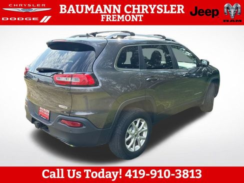 Used 2016 Jeep Cherokee Latitude w/ Safety/Convenience Group AWD/4WD image 6