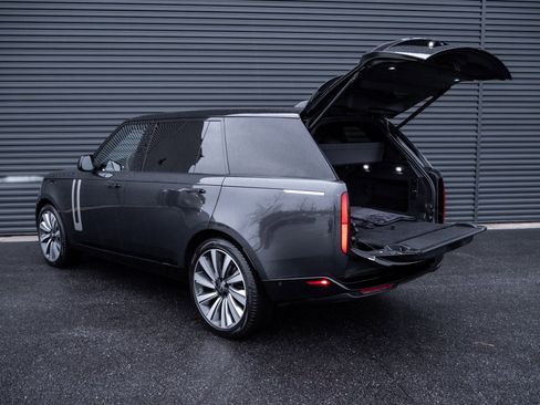 Used 2023 Land Rover Range Rover SV image 37