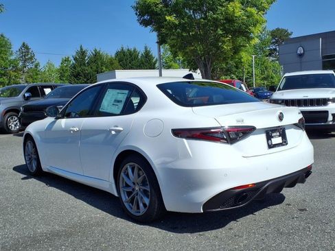 New 2025 Alfa Romeo Giulia w/ Driving Assist Package RWD image 19