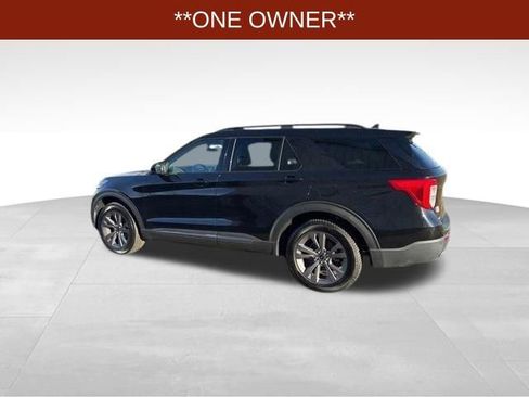 Used 2022 Ford Explorer XLT w/ Equipment Group 202A image 4