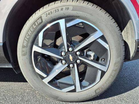 Used 2025 Chevrolet Equinox EV LT w/ Convenience Package FWD image 24