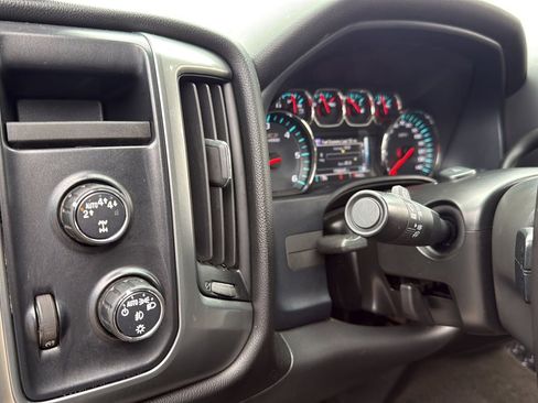 Used 2018 Chevrolet Silverado 1500 LT w/ Texas Edition image 11